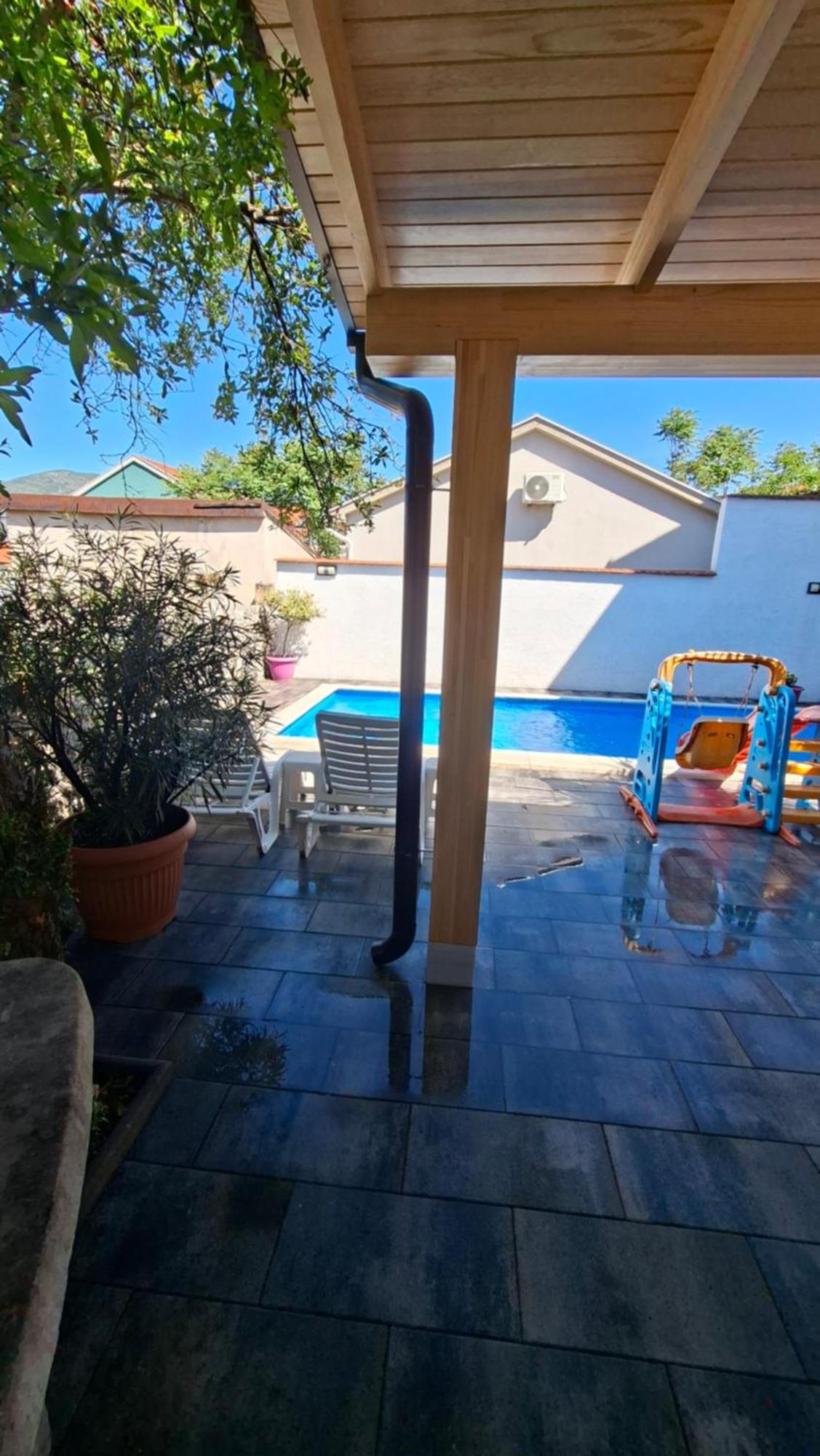 מוסטר Skyline Apartments מראה חיצוני תמונה