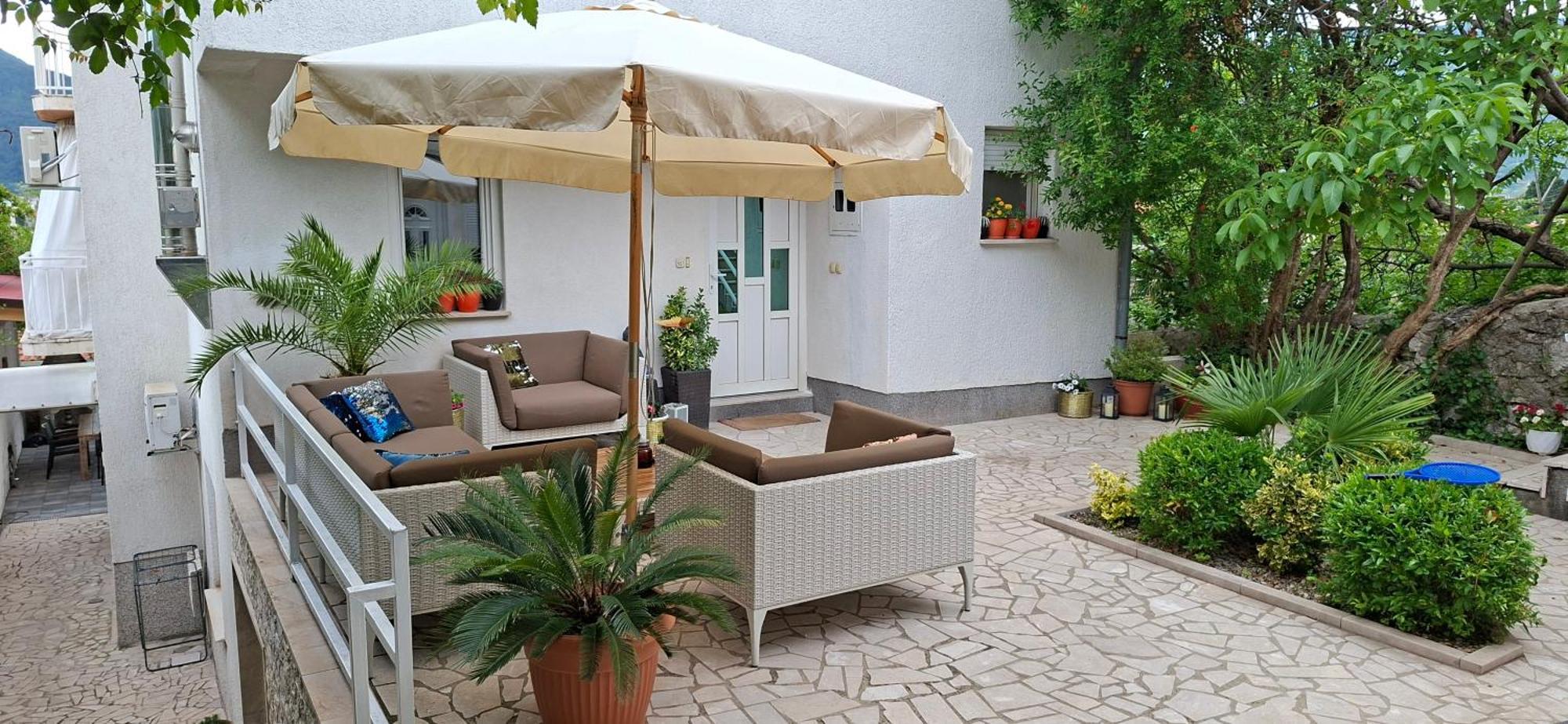 מוסטר Skyline Apartments מראה חיצוני תמונה
