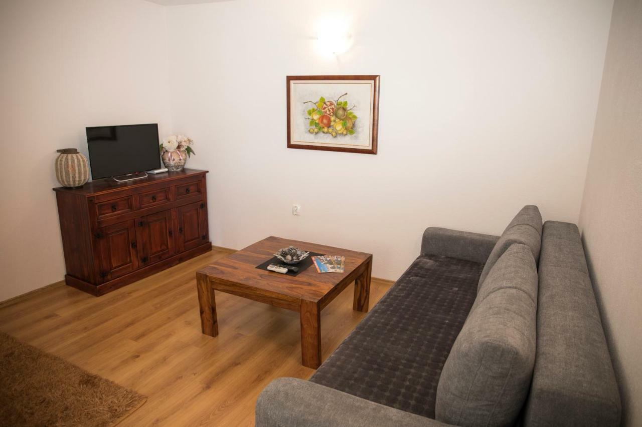 מוסטר Skyline Apartments מראה חיצוני תמונה