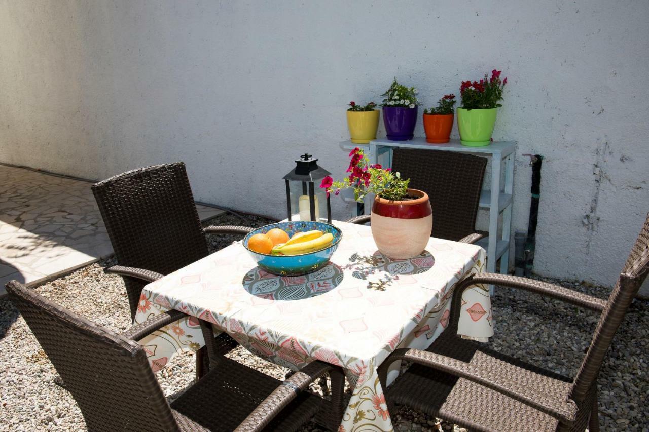 מוסטר Skyline Apartments מראה חיצוני תמונה