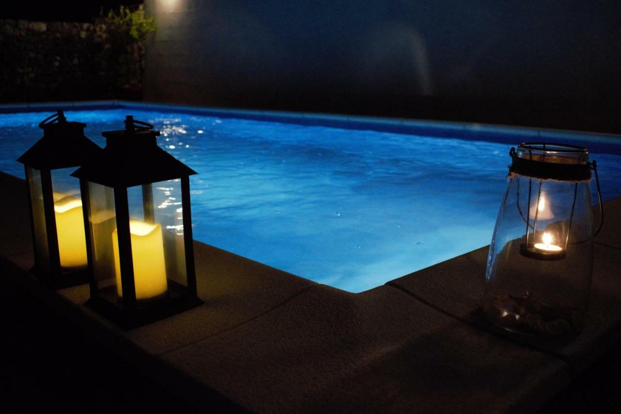 מוסטר Skyline Apartments מראה חיצוני תמונה