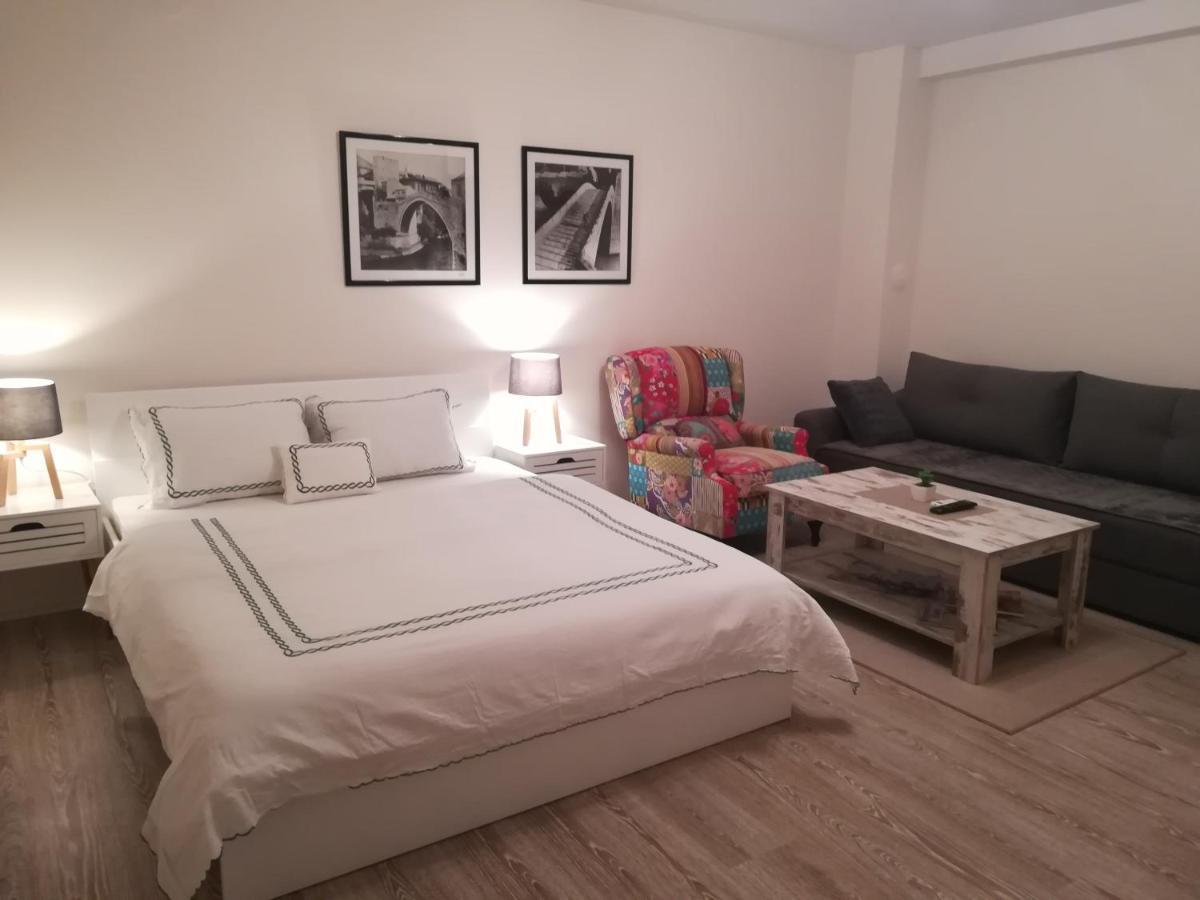 מוסטר Skyline Apartments מראה חיצוני תמונה